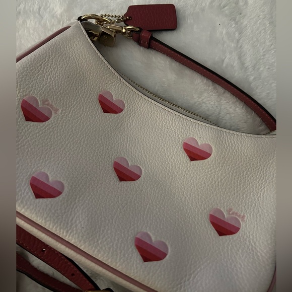 Teri Shoulder Bag With Stripe Heart Print (limited edition) - Picture 2 of 7